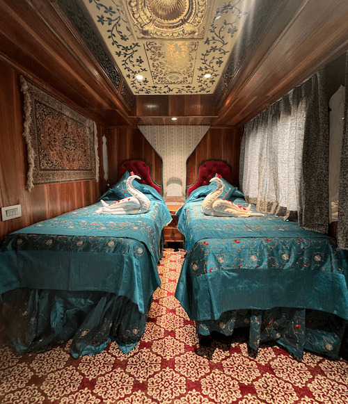 palace on wheels train interior